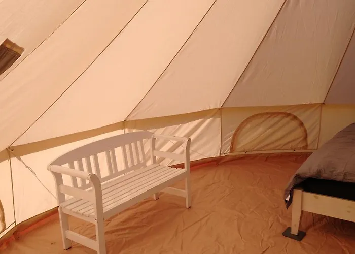 Cosy Farmhouse Glamping